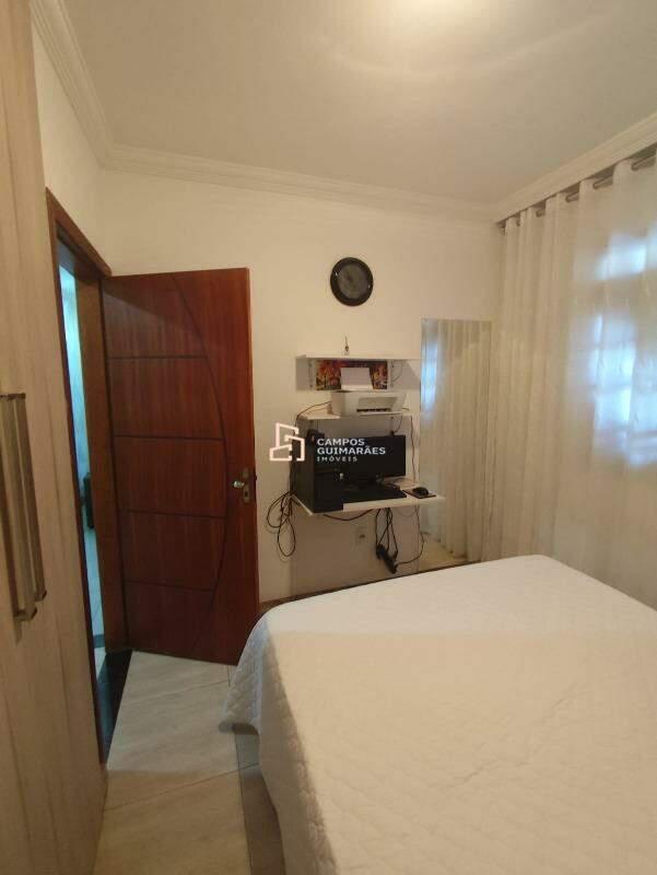 Casa Comercial, Vila Cristina, 3 Quartos, 2 Vagas, 1 Suíte