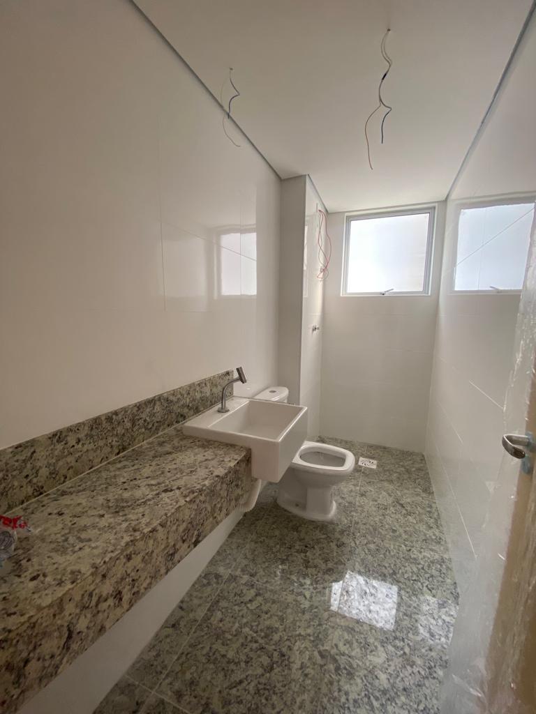 Cobertura, Funcionários, 2 Quartos, 2 Vagas, 2 Suítes