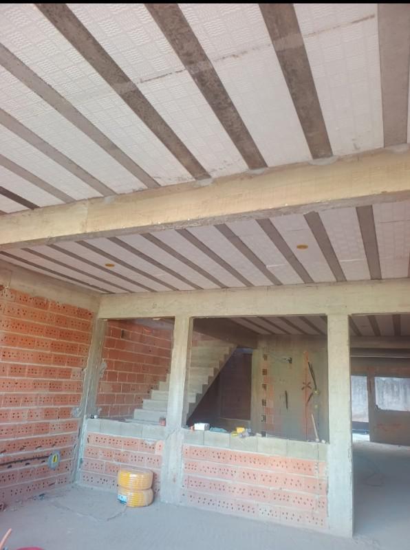 Casa, Europa, 3 Quartos, 2 Vagas, 1 Suíte