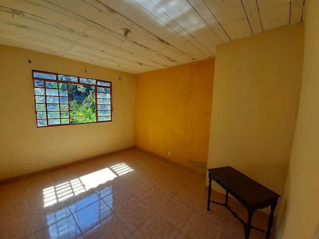 Casa, Centro, 4 Quartos, 0 Vaga, 1 Suíte