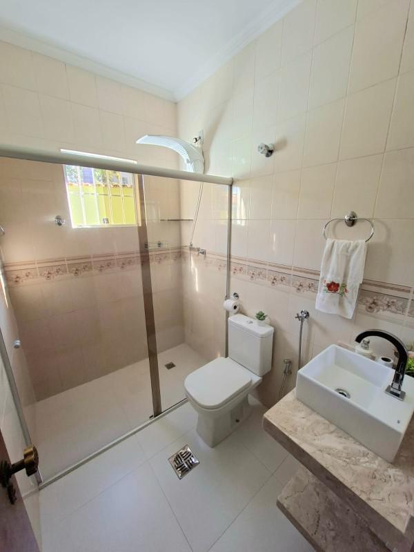 Casa, Letícia, 3 Quartos, 8 Vagas, 1 Suíte