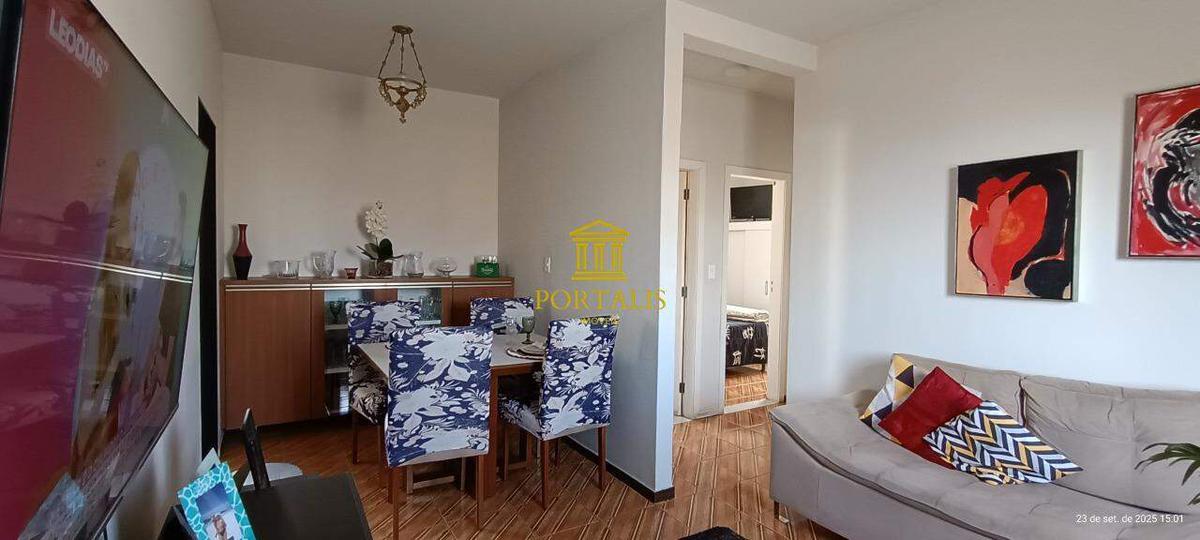 Apartamento, Sagrada Família, 2 Quartos, 1 Vaga