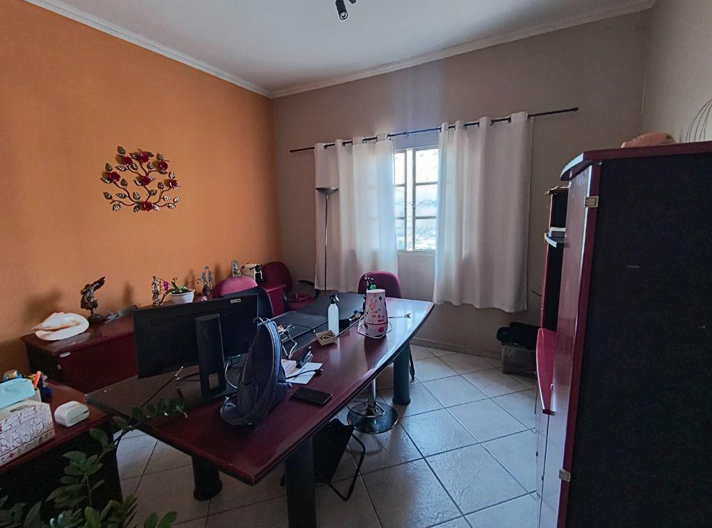 Casa, Nações Unidas, 4 Quartos, 2 Vagas, 1 Suíte