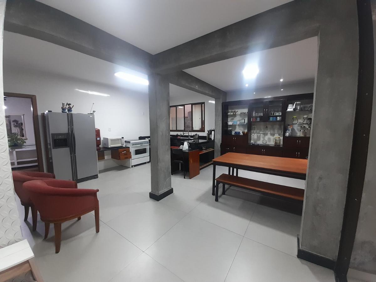 Casa, Santa Efigênia, 3 Quartos, 3 Vagas, 2 Suítes