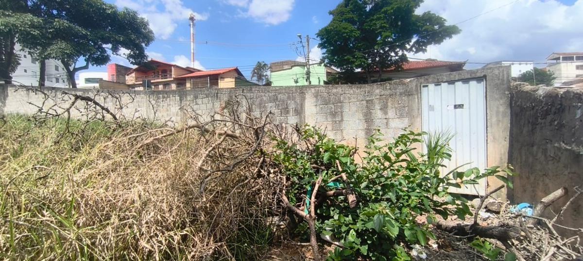 Lote, Céu Azul, 0 Quarto, 0 Vaga
