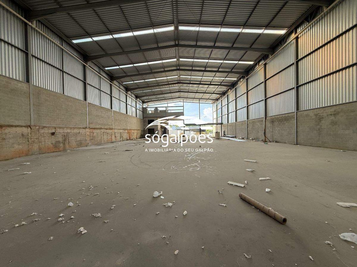 Galpão, Bandeirinhas, 15 Vagas