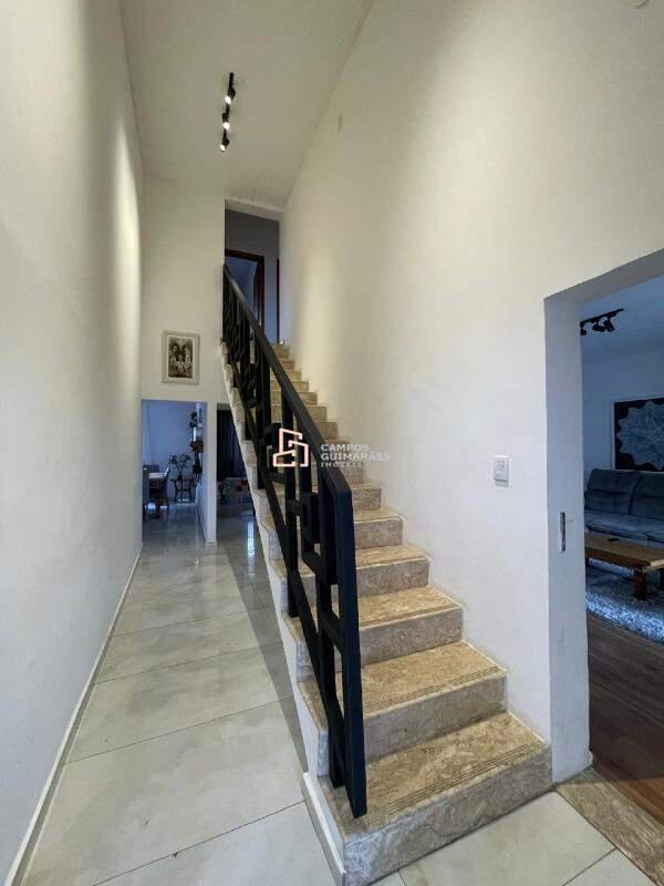 Casa, Castelo, 5 Quartos, 7 Vagas, 1 Suíte