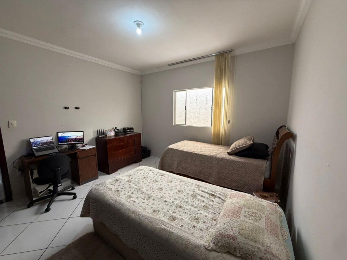 Casa, Europa, 3 Quartos, 3 Vagas, 1 Suíte