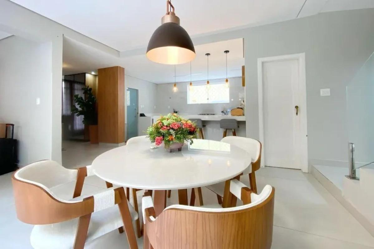 Casa, Colégio Batista, 4 Quartos, 3 Vagas, 2 Suítes