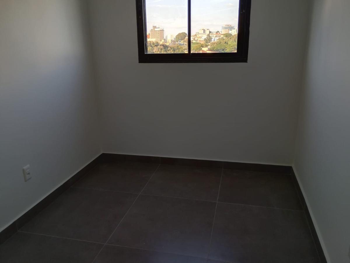 Casa, Santa Branca, 3 Quartos, 2 Vagas, 1 Suíte