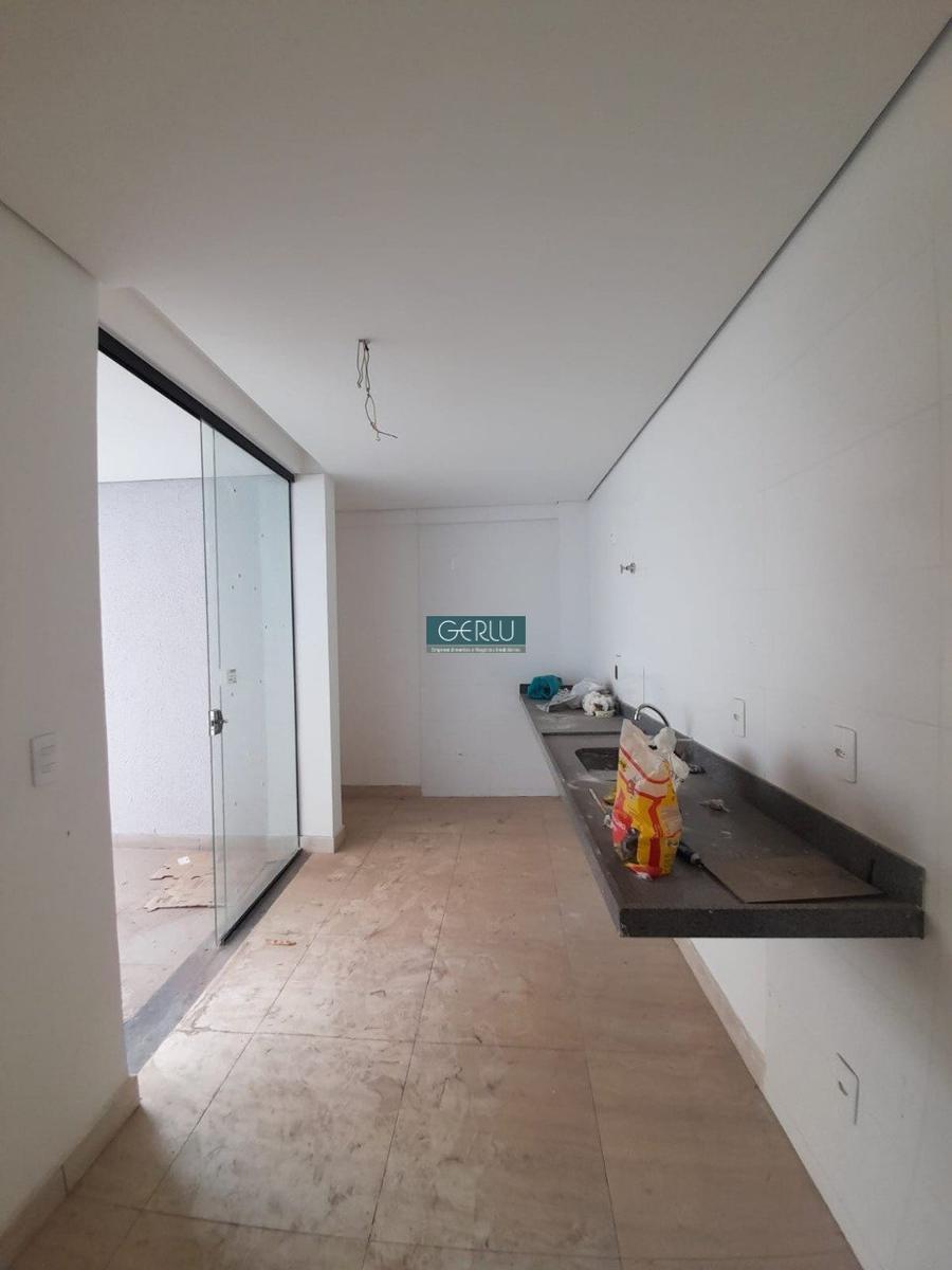 Casa, Jardim Casa Branca, 3 Quartos, 2 Vagas, 1 Suíte