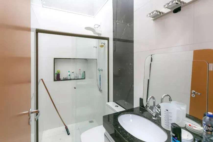 Casa, Santa Efigênia, 3 Quartos, 4 Vagas, 1 Suíte