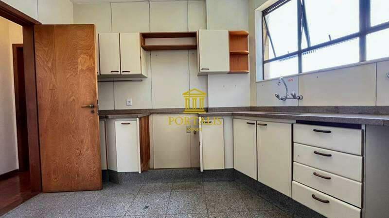 Apartamento, Cruzeiro, 4 Quartos, 2 Vagas, 1 Suíte