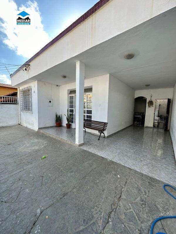 Casa, Sagrada Família, 3 Quartos, 2 Vagas, 1 Suíte