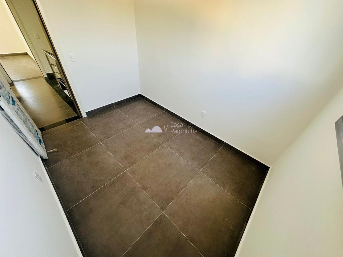 Casa, Santa Branca, 3 Quartos, 2 Vagas, 1 Suíte