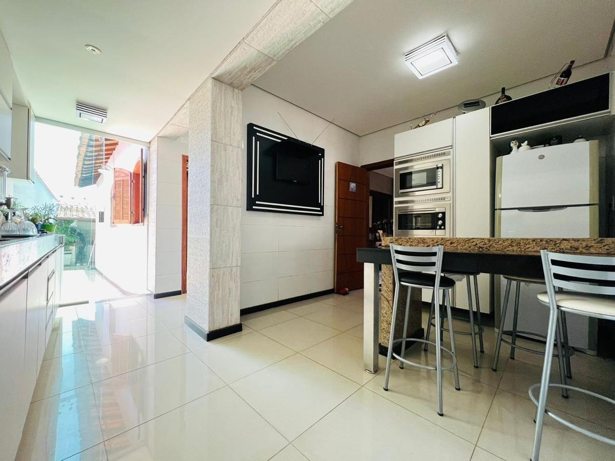 Casa, Santa Amélia, 4 Quartos, 4 Vagas, 2 Suítes