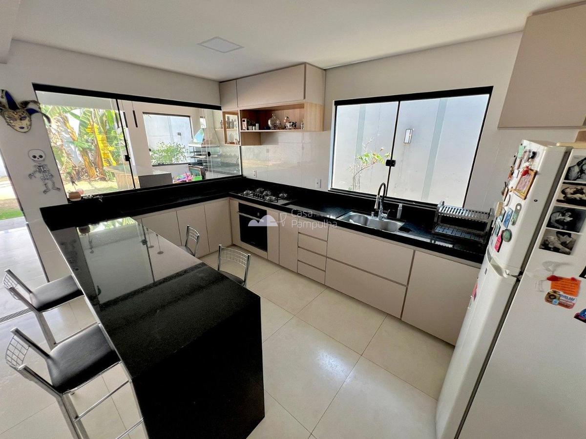 Casa, Planalto, 3 Quartos, 4 Vagas, 1 Suíte