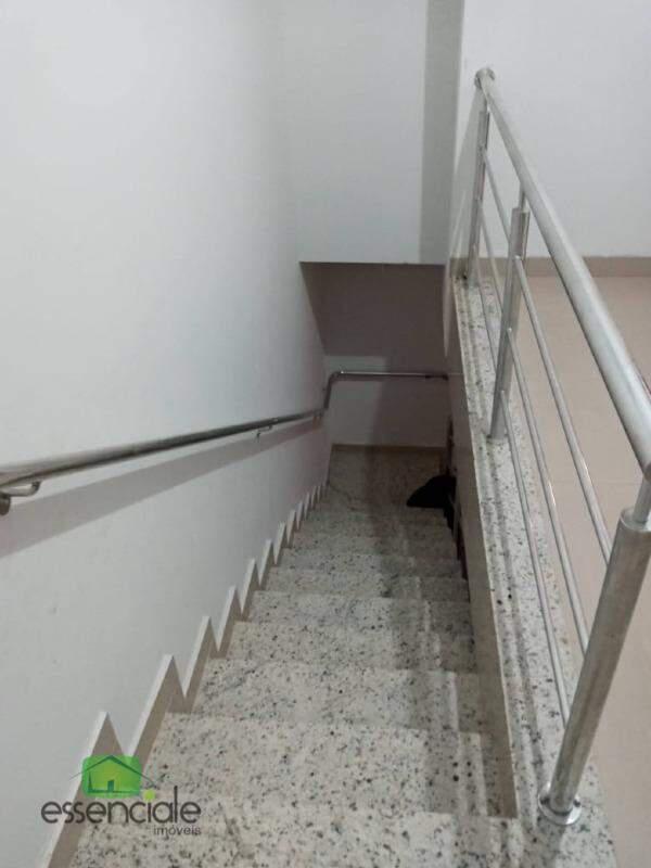 Casa, Industrial, 3 Quartos, 2 Vagas, 1 Suíte