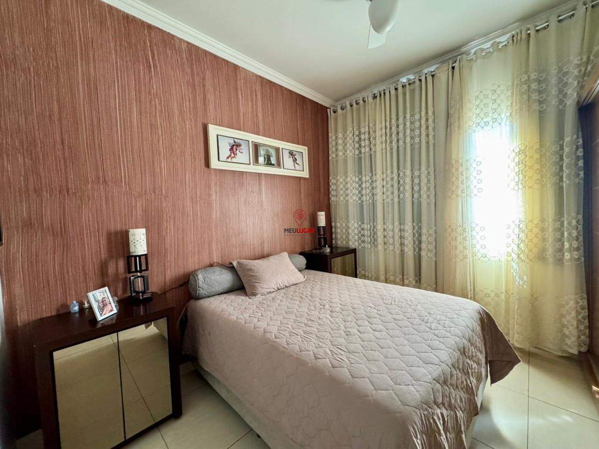 Casa, Miramar (barreiro), 4 Quartos, 3 Vagas, 1 Suíte