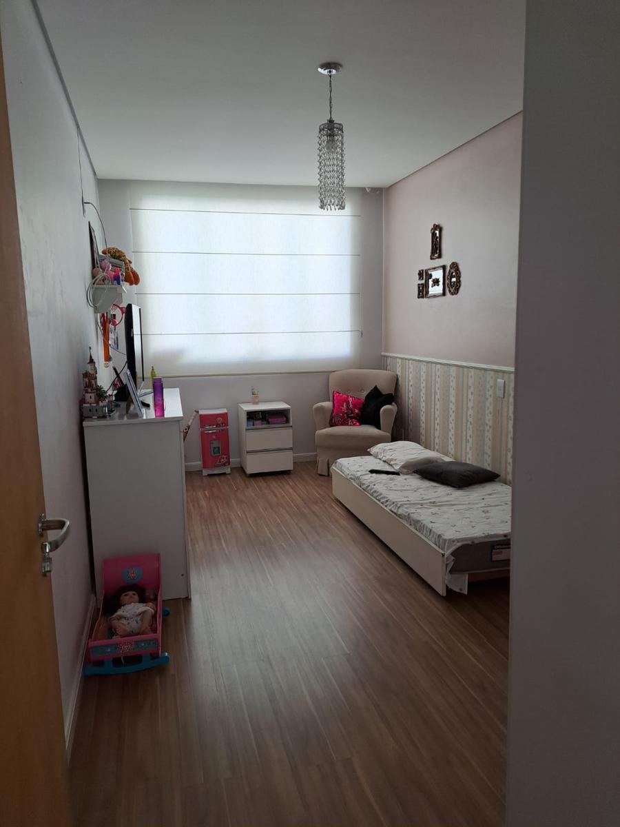 Casa, Europa, 3 Quartos, 2 Vagas, 1 Suíte
