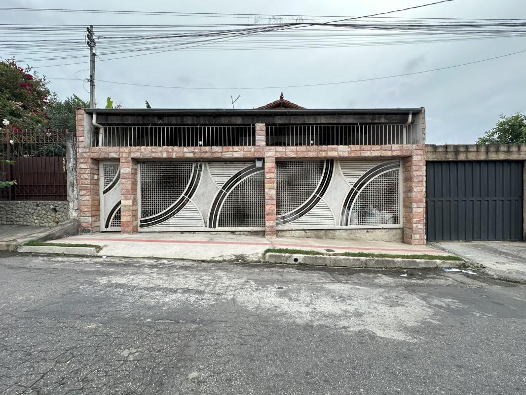 Casa, Ressaca, 3 Quartos, 4 Vagas, 1 Suíte