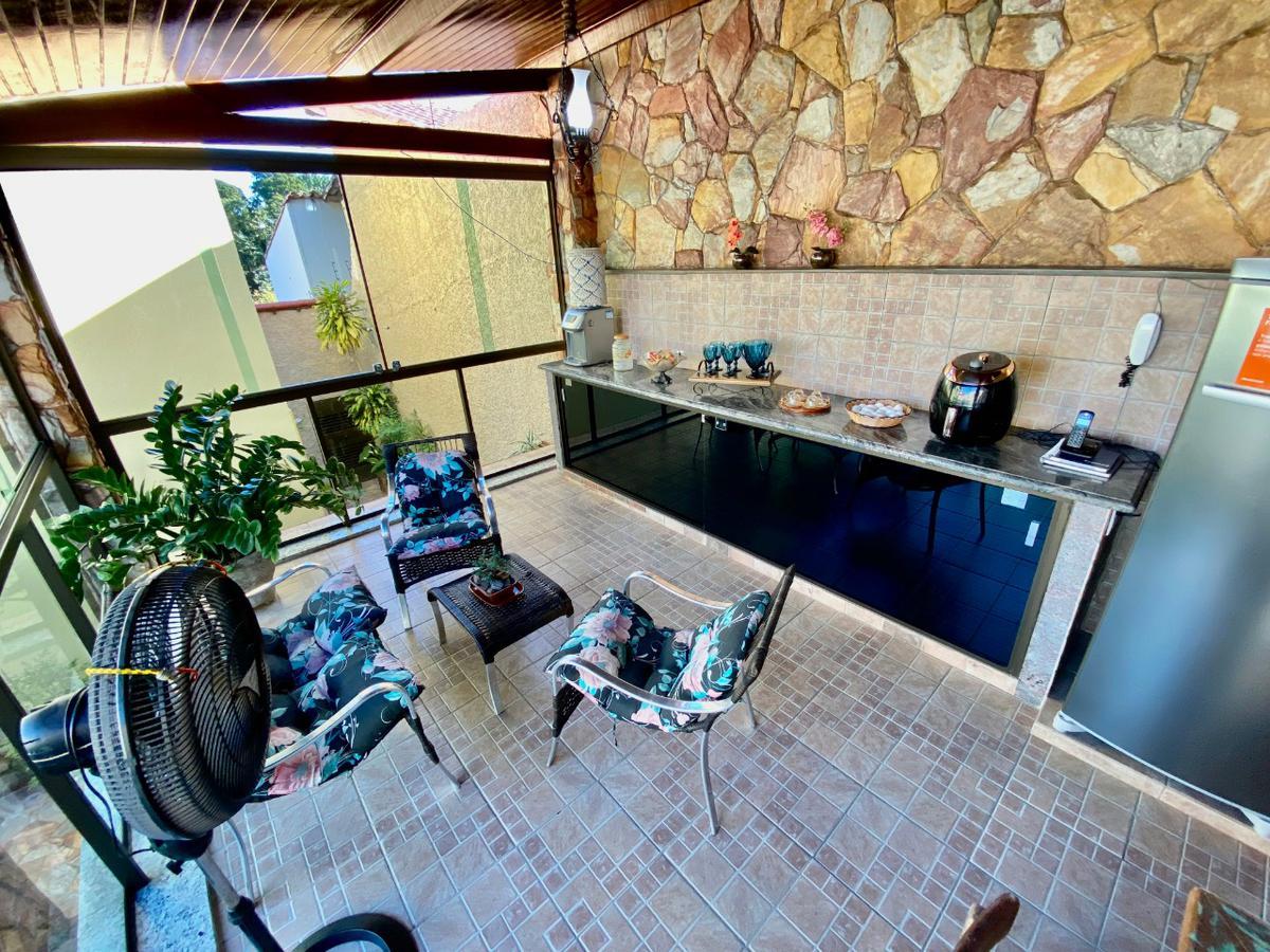 Casa, Santa Branca, 3 Quartos, 4 Vagas, 1 Suíte