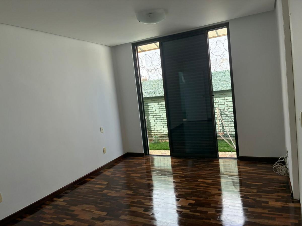 Casa, São José, 3 Quartos, 5 Vagas, 1 Suíte