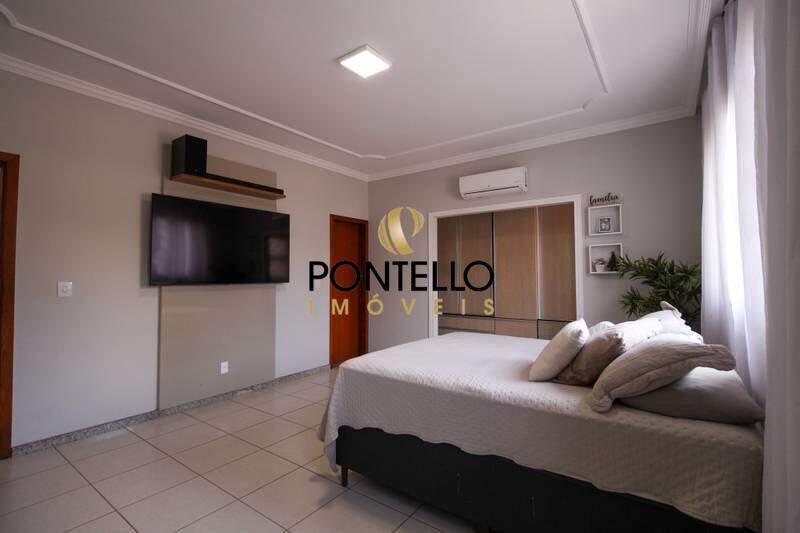 Casa, João Pinheiro, 5 Quartos, 5 Vagas, 1 Suíte