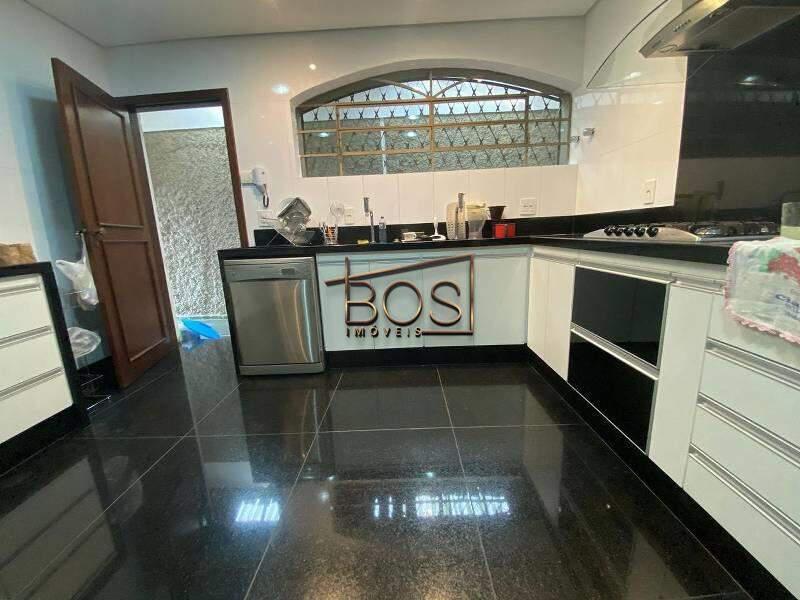 Casa, Santa Lúcia, 5 Quartos, 4 Vagas, 3 Suítes