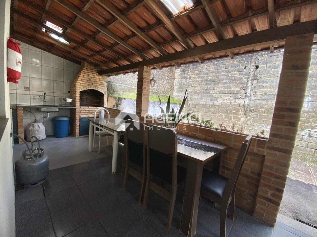 Casa, Camargos, 3 Quartos, 0 Vaga, 1 Suíte