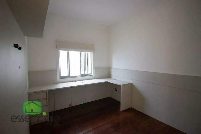 Casa, Europa, 3 Quartos, 6 Vagas, 1 Suíte