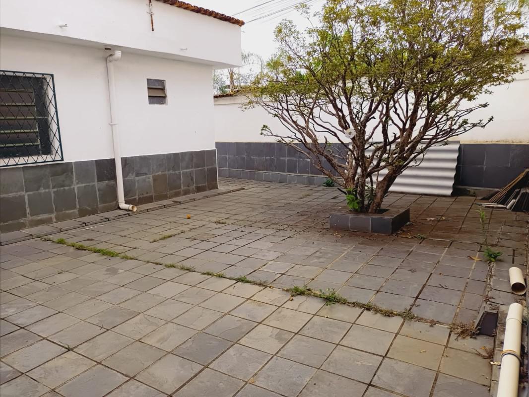 Casa, Conjunto Água Branca, 4 Quartos, 5 Vagas, 1 Suíte