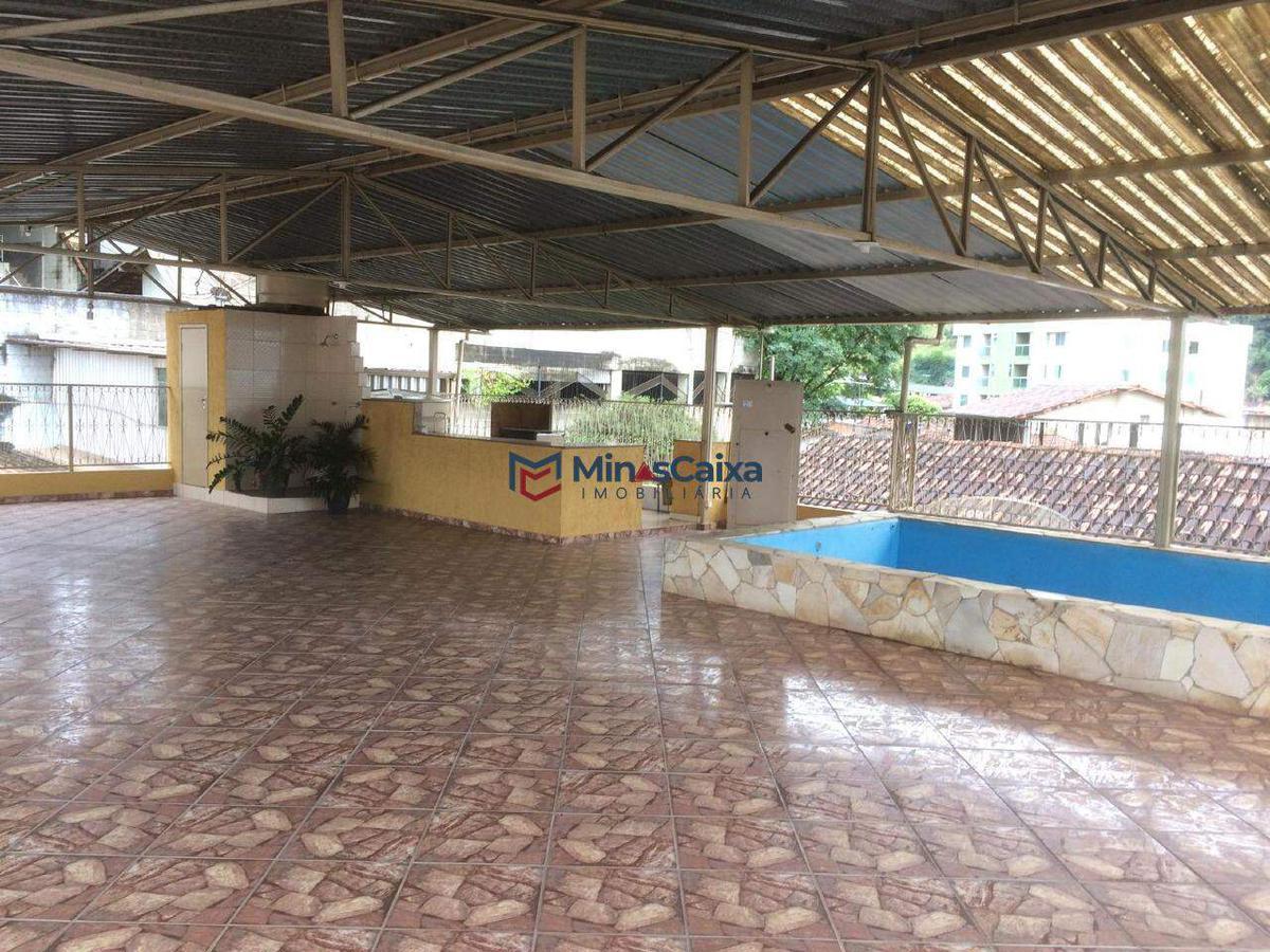 Casa, Quitandinha, 5 Quartos, 2 Vagas, 1 Suíte