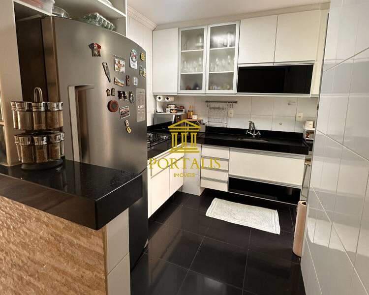 Casa, Fernão Dias, 3 Quartos, 2 Vagas, 1 Suíte