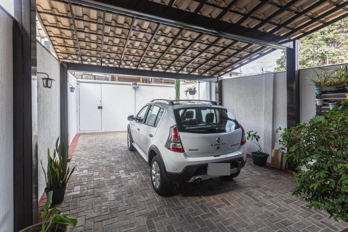 Casa, Santa Efigênia, 3 Quartos, 3 Vagas, 1 Suíte