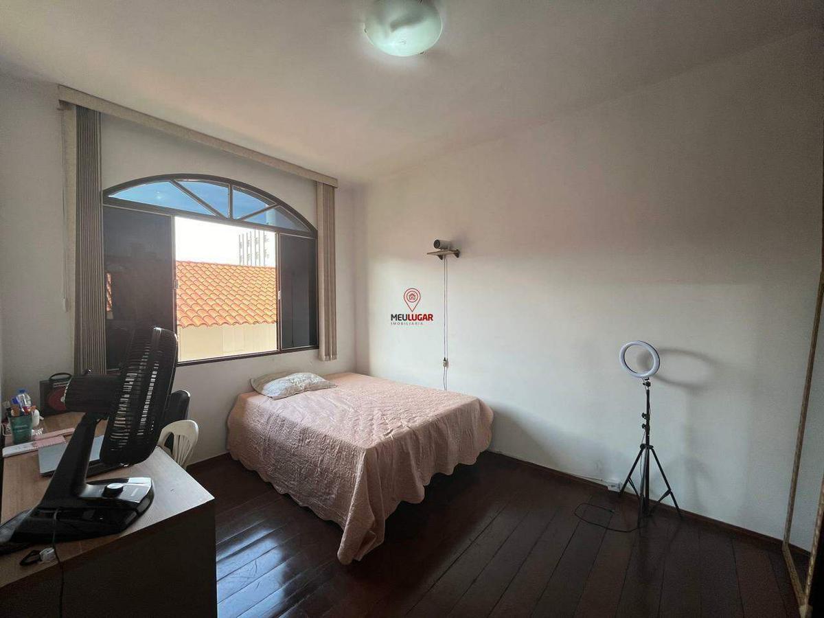 Cobertura, Barreiro, 4 Quartos, 2 Vagas, 1 Suíte