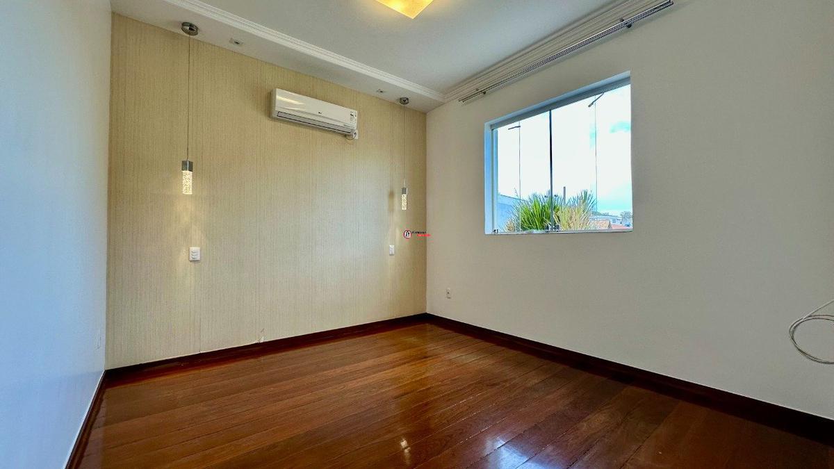 Casa, Itapoã, 3 Quartos, 4 Vagas, 1 Suíte