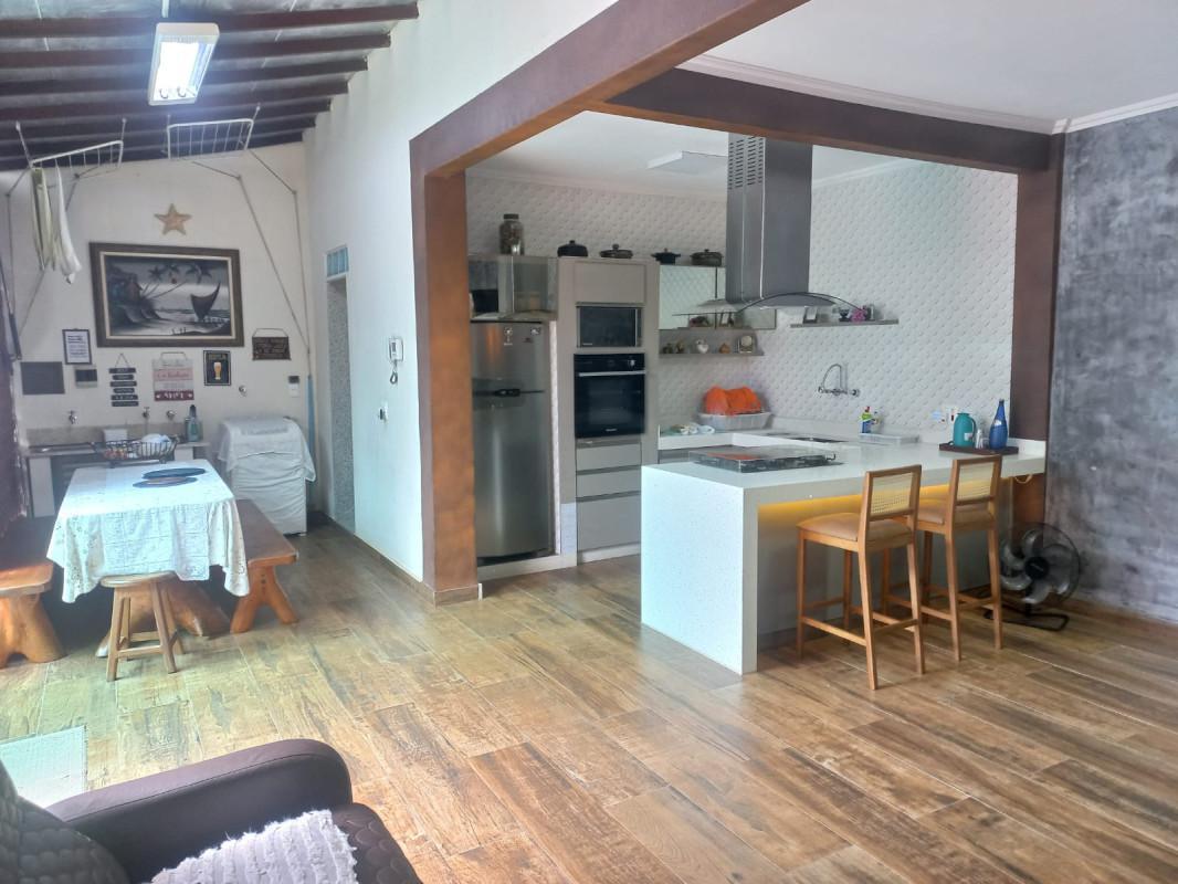Casa, Itapoã, 3 Quartos, 2 Vagas, 1 Suíte