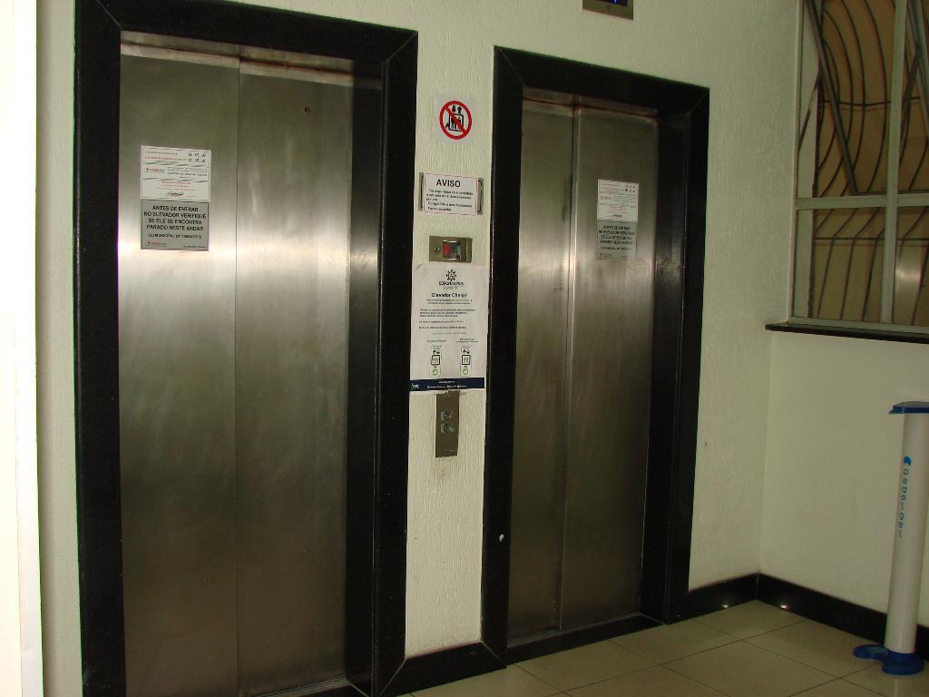 Sala, Barro Preto