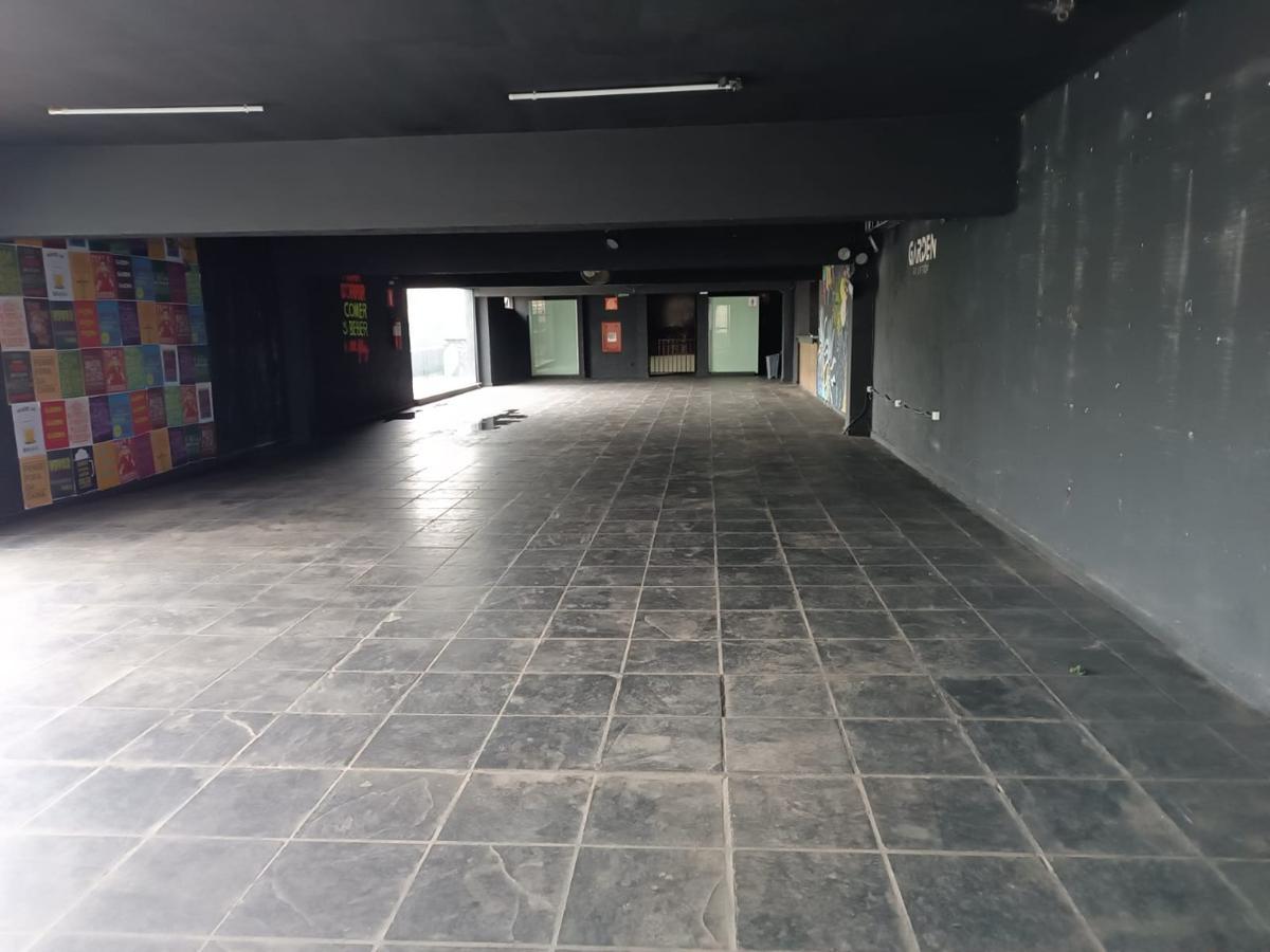 Prédio, Barreiro, 0 Quarto, 0 Vaga
