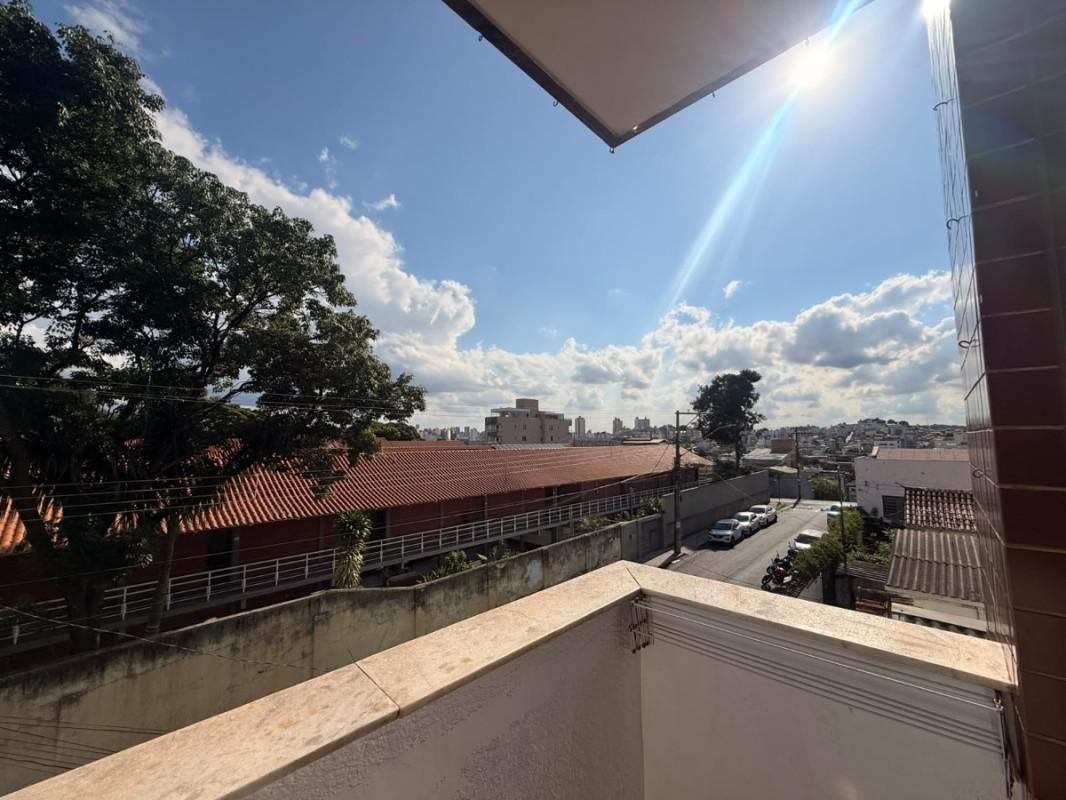 Apartamento, Sagrada Família, 2 Quartos, 1 Vaga, 1 Suíte