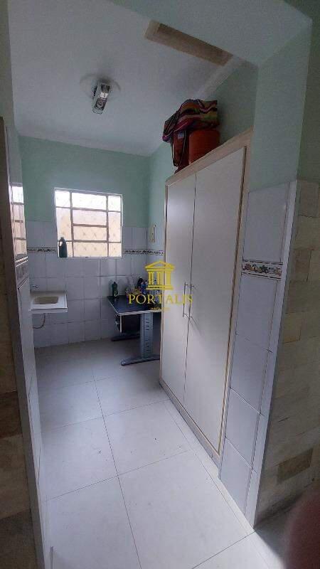Casa, Floresta, 3 Quartos, 0 Vaga, 2 Suítes