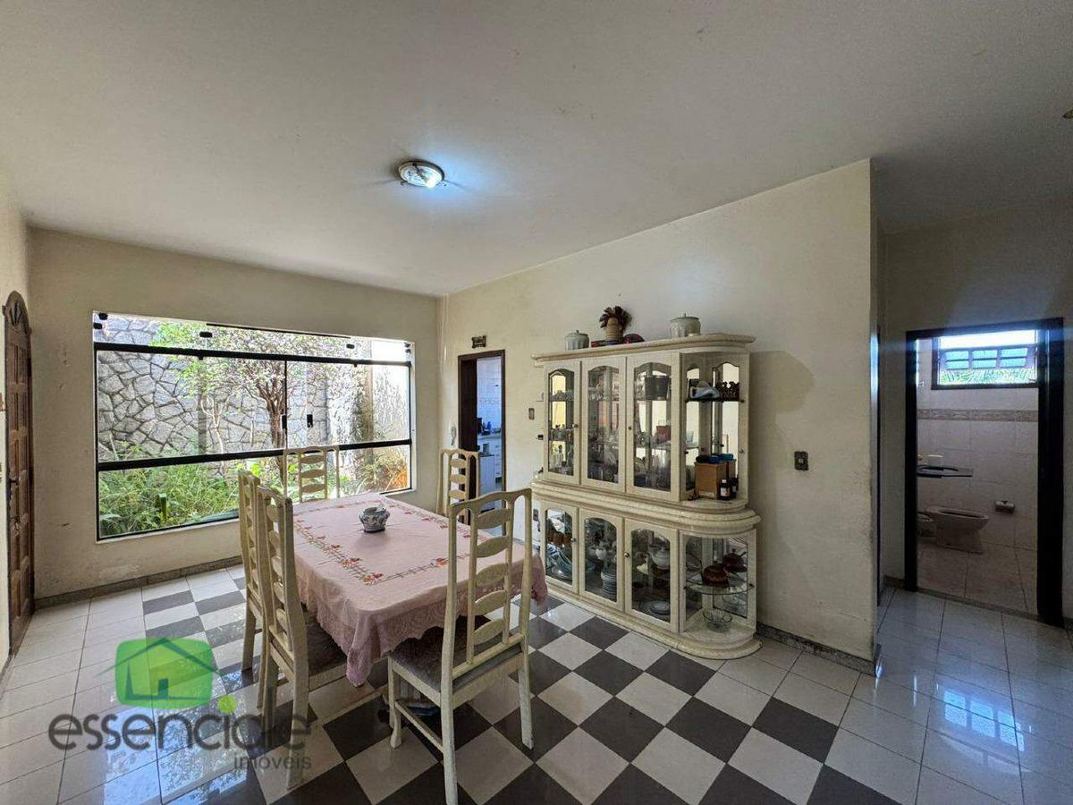 Casa, Três Barras, 6 Quartos, 2 Vagas, 1 Suíte