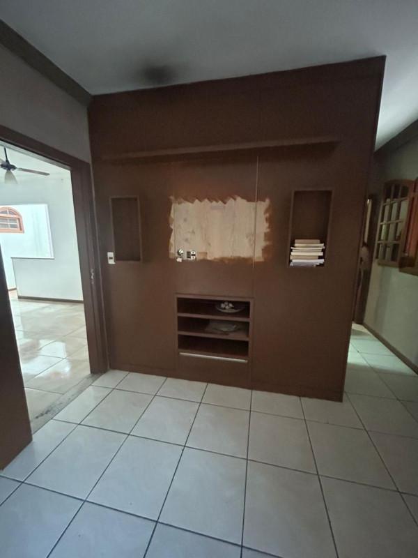 Casa, Nações Unidas, 5 Quartos, 0 Vaga, 4 Suítes