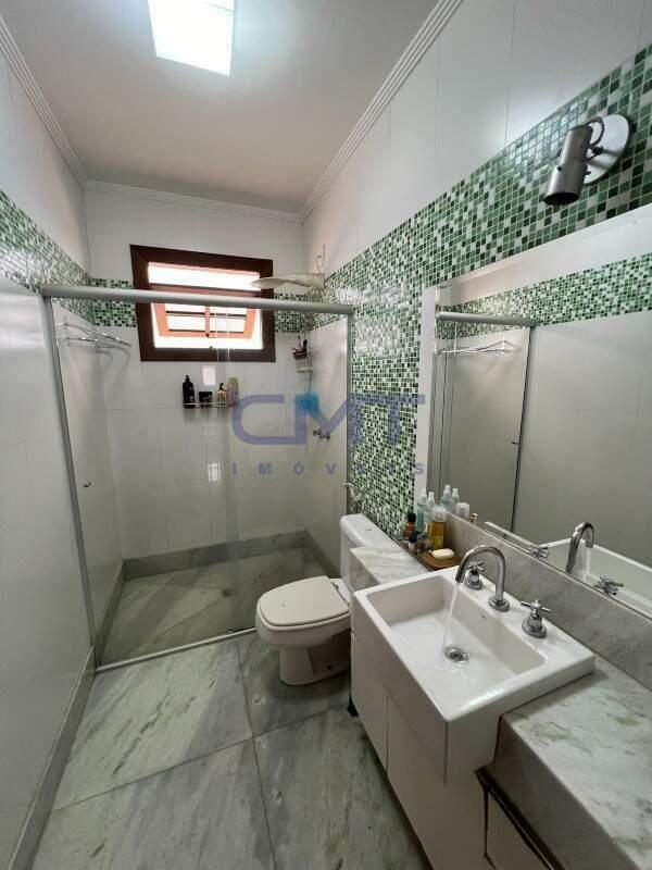Casa, Estoril, 5 Quartos, 4 Vagas, 2 Suítes