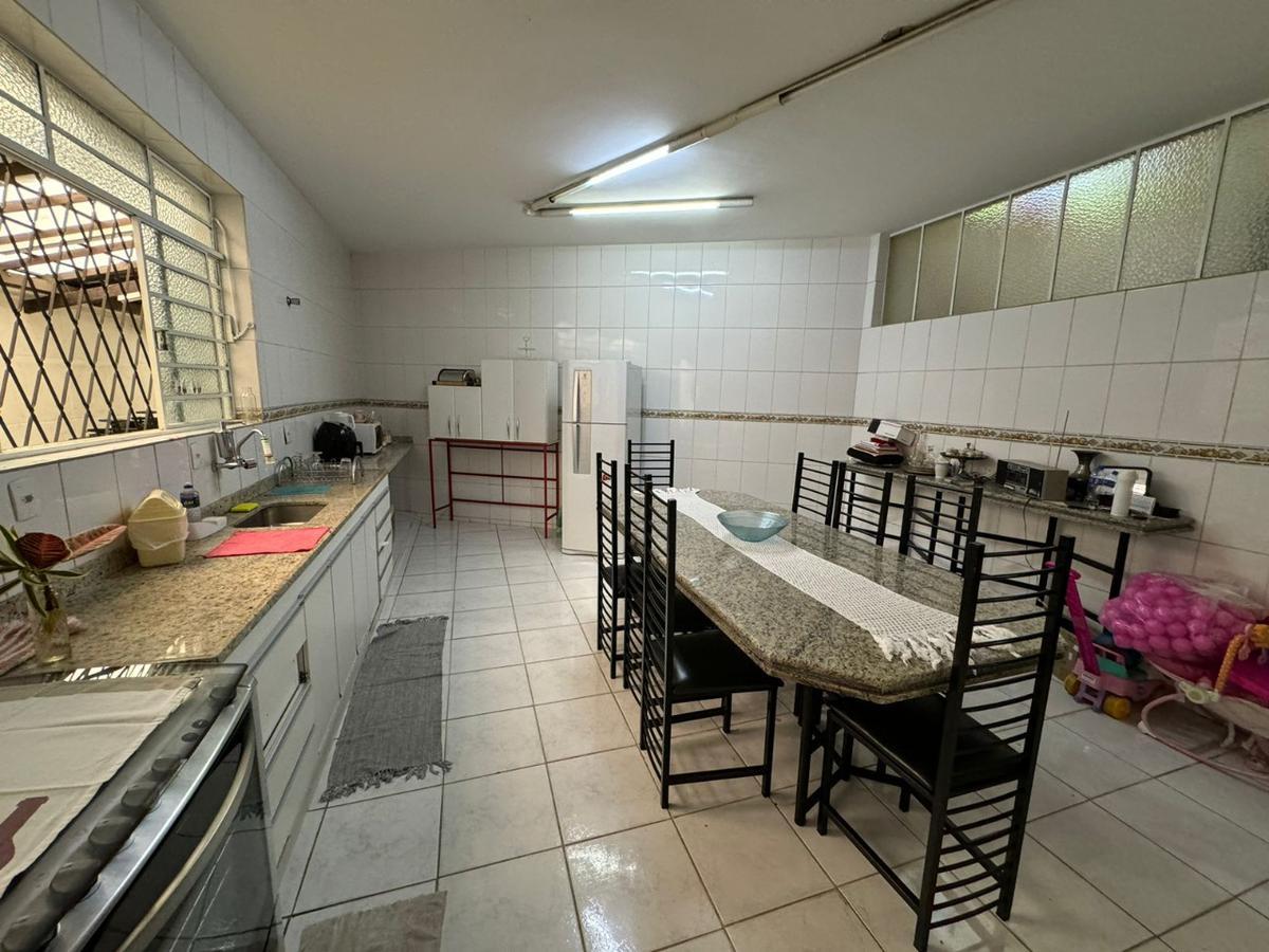 Casa, Colégio Batista, 9 Quartos, 3 Vagas, 2 Suítes