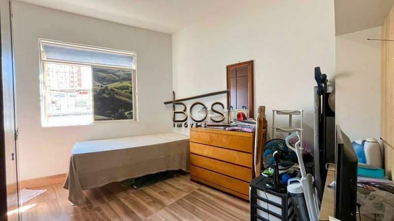 Apartamento, Floresta, 6 Quartos, 0 Vaga, 1 Suíte