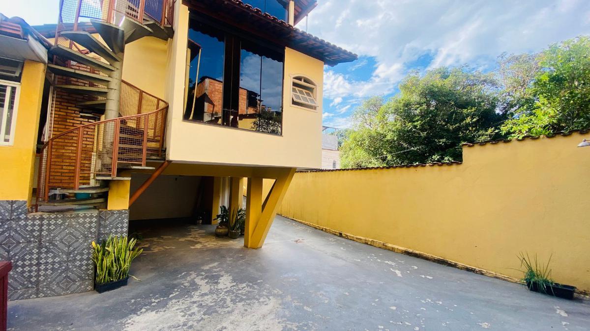 Casa, Santa Maria, 4 Quartos, 6 Vagas, 3 Suítes