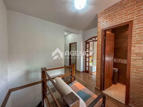 Casa, Camargos, 3 Quartos, 0 Vaga, 2 Suítes