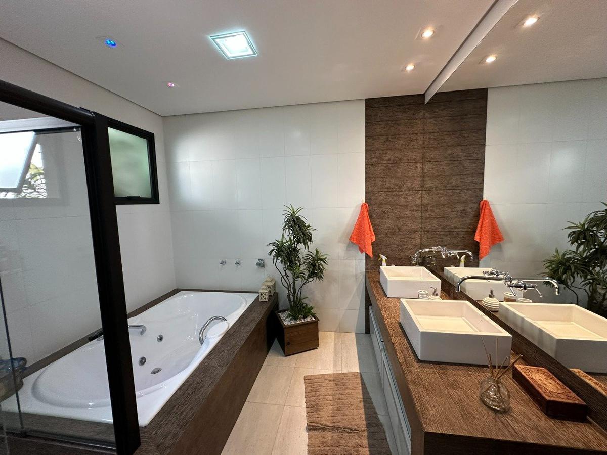 Casa, União, 3 Quartos, 6 Vagas, 1 Suíte